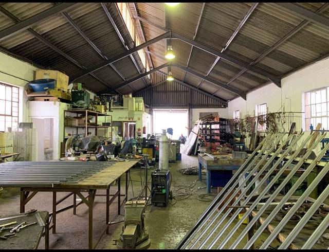 239M² FACTORY FOR SALE IN ELSIES RIVER INDUSTRIAL
